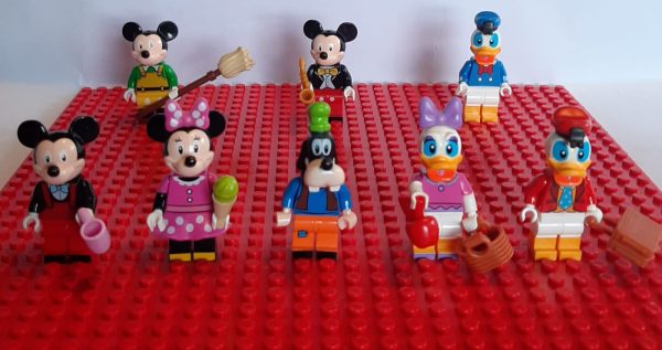 Assorted Figurines - Disney / Superheroes (Small)